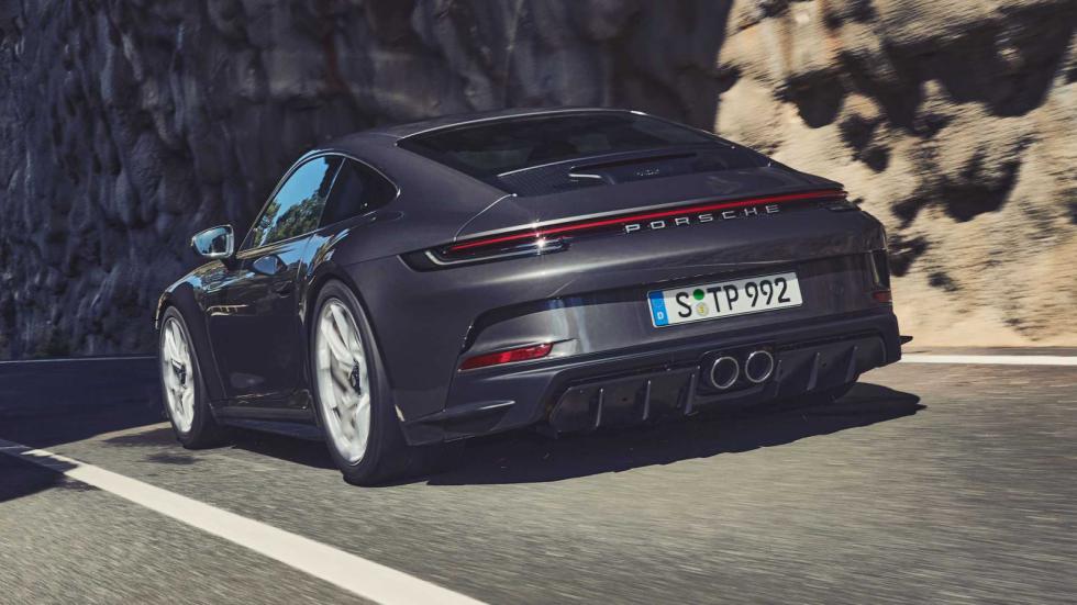 Η νέα Porsche 911 GT3 Touring «πέταξε» την αεροτομή και ήρθε  